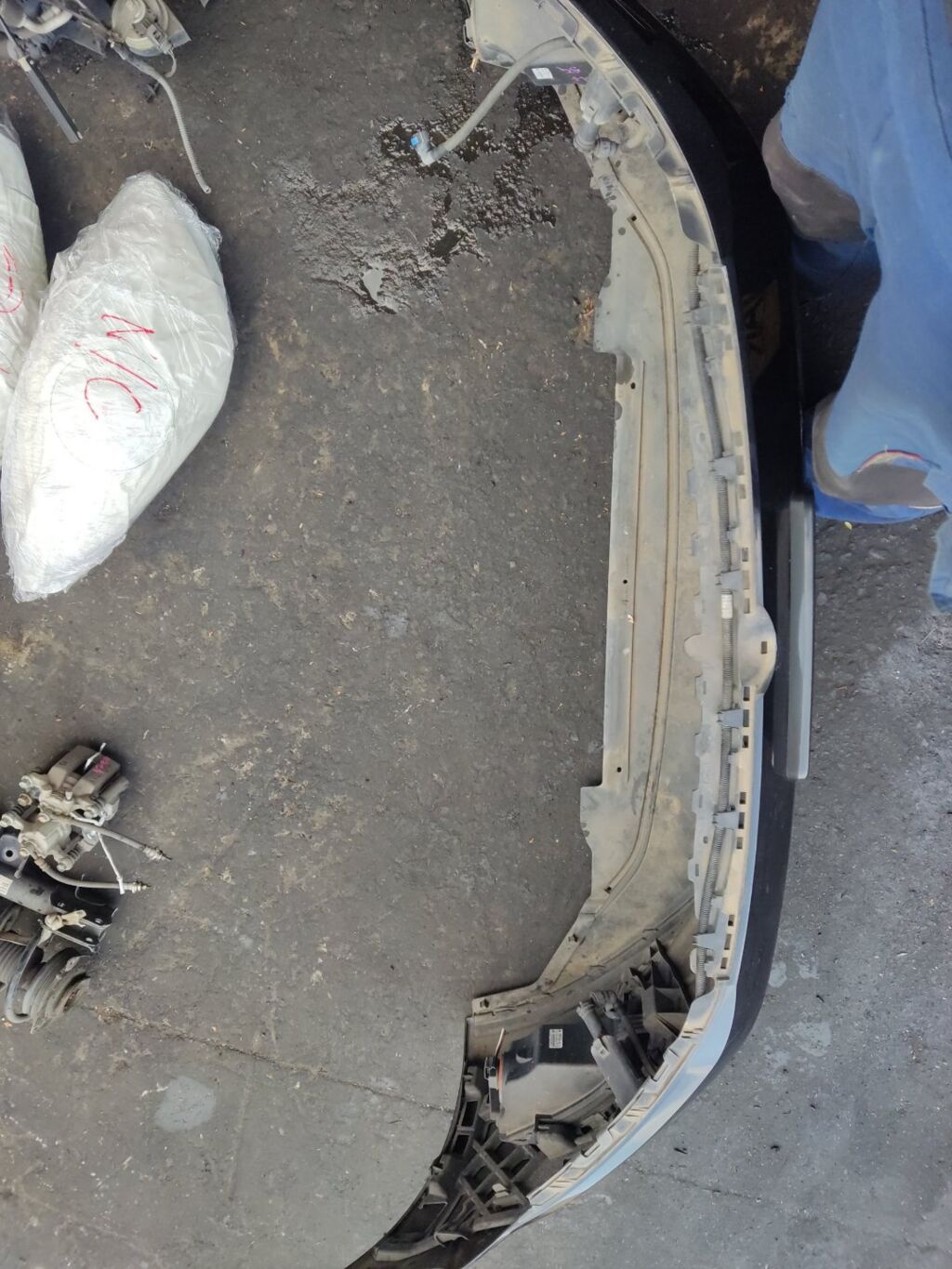 Бампер на Volkswagen Golf Vii 5G 5G0807221, Переднее расположение