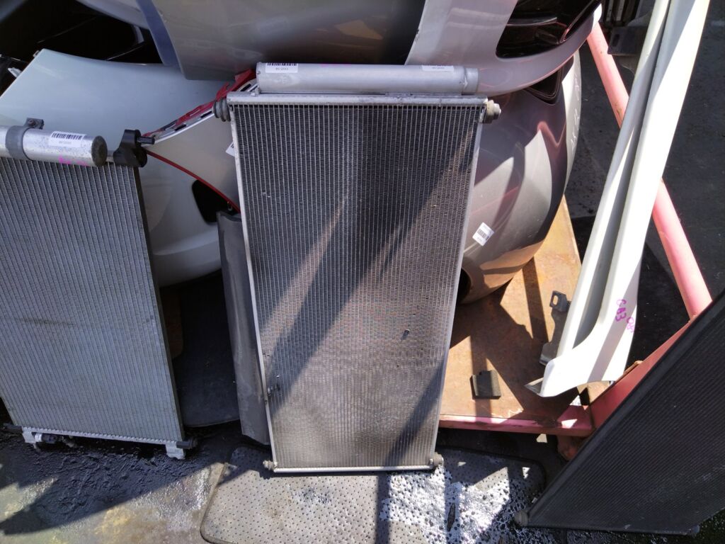 Радиатор кондиционера на Honda Fit GE6 L13A