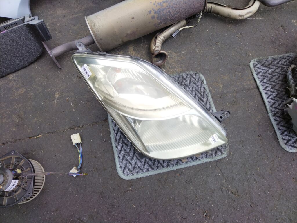 Фара на Toyota Prius NHW20 47-24 212-11G7-LDEMR  47-16R, Правое расположение