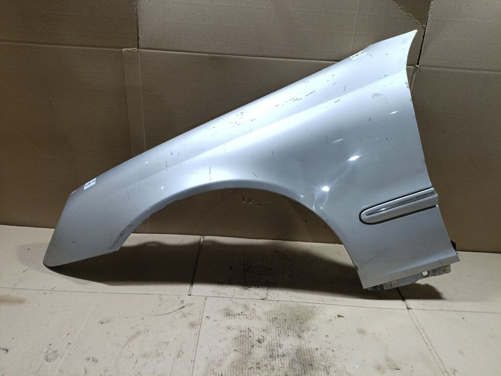Крыло переднее на Mercedes-Benz C-Class W203.045 0018014707  12551111  1307BL  151171  1671007  171302  2038800118  203880011867  2038800718  2038800817  3032657  3032657B  3513311  3515311A1  50 03 01  500301  6504043515311P  8100084  A   203 880 01 18 67  A2038800118  A2038800718  BZ10023AL  BZ10023ALDEFEKT  BZ10023ALN  FP 4605 311  GD1307BL  MB114021FL  MB20301111L  MD07001600L00  MD07001600L0C  MD07001600L0S  MD070162  MD20300270L  ME0273004  ME0273034  P71BZ023AL  STMD070162, Левое расположение