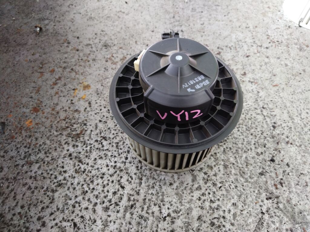 Мотор печки на Nissan Ad Expert VY12