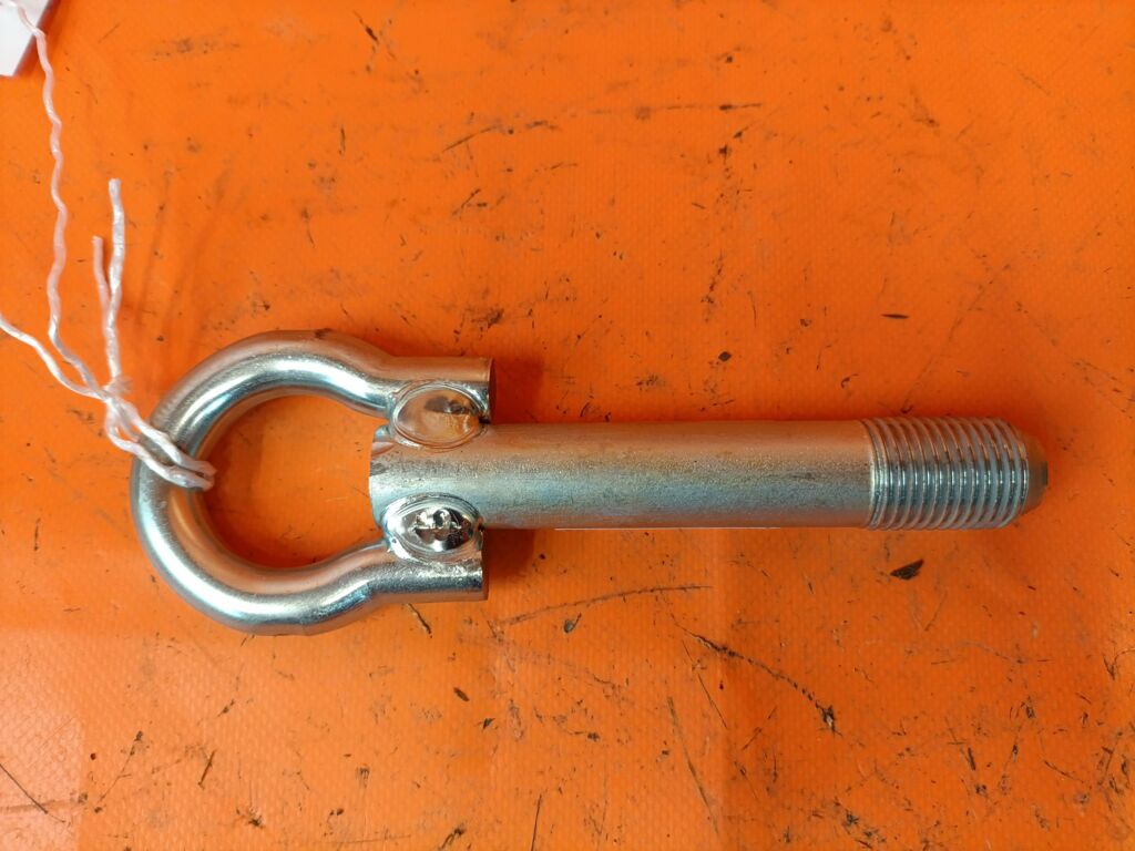 Крюк буксировочный