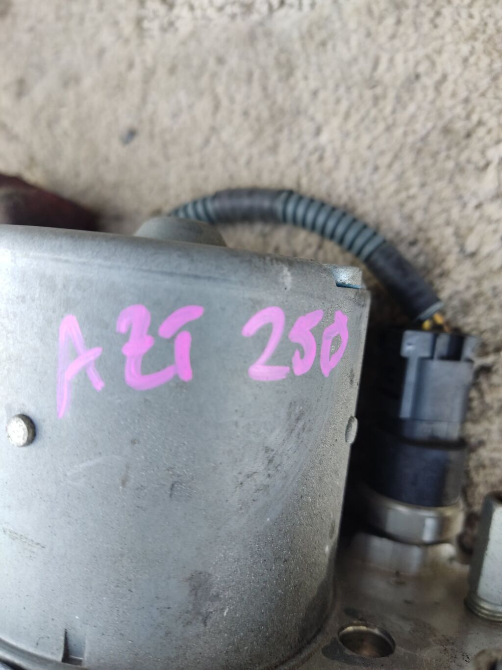 Блок ABS на Toyota Avensis Wagon AZT251W 2AZ-FSE 89541-05130  44540-05060