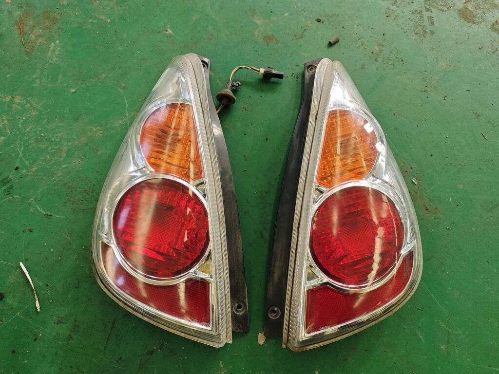 Стоп на Suzuki Aerio Wagon RB21S