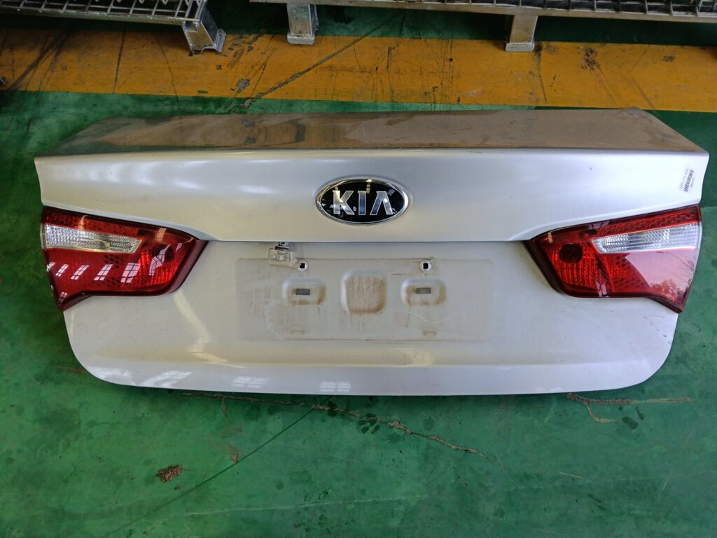 Крышка багажника на Kia Rio QB