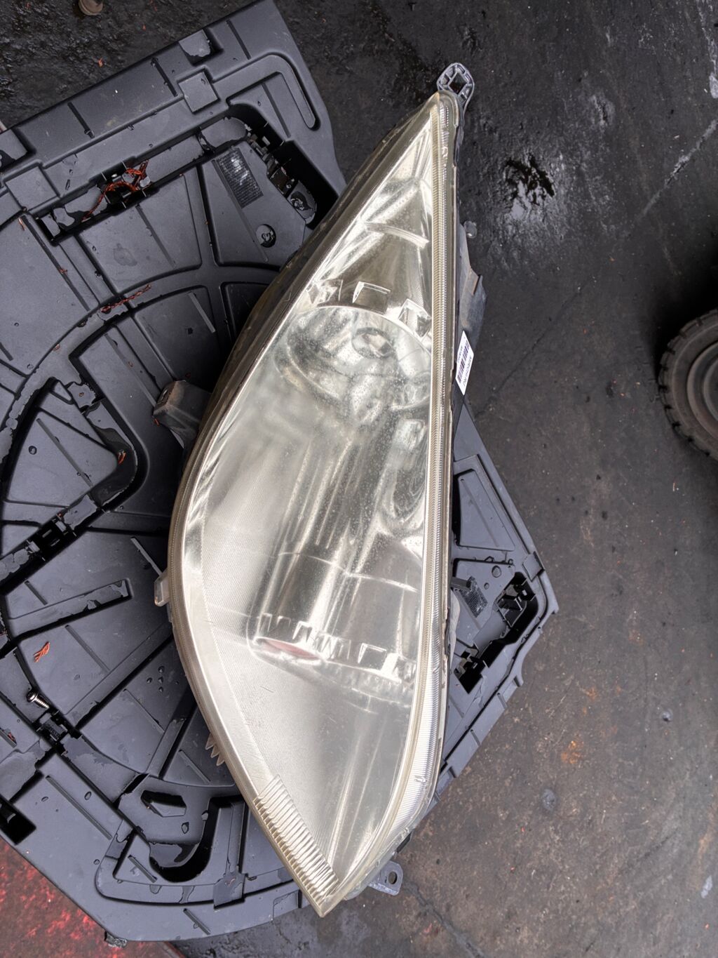 Фара на Mitsubishi Colt Z25A P2970, Правое расположение