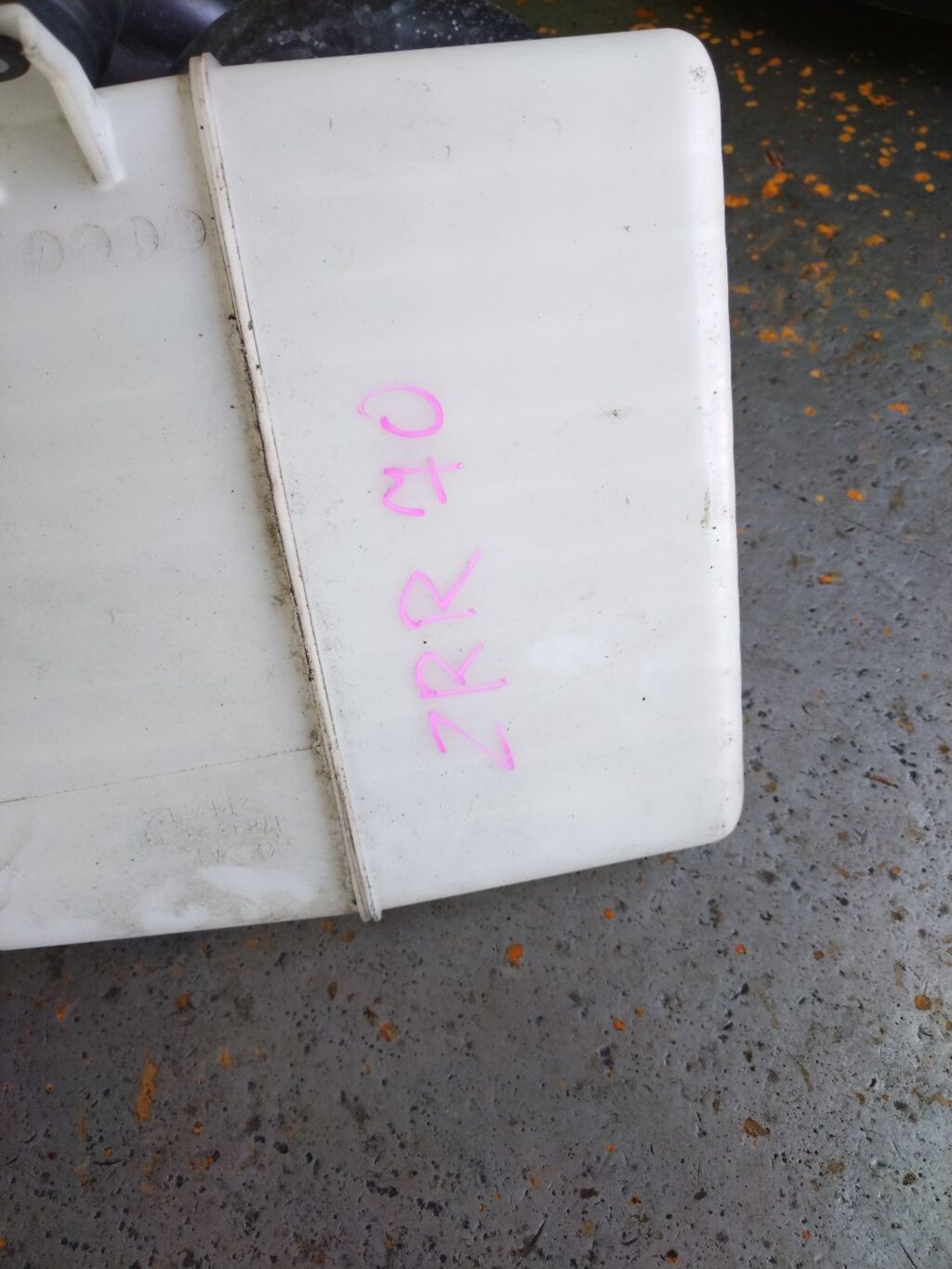 Влагоотделитель на Toyota Voxy ZRR70G 3ZR-FAE 17893-37030