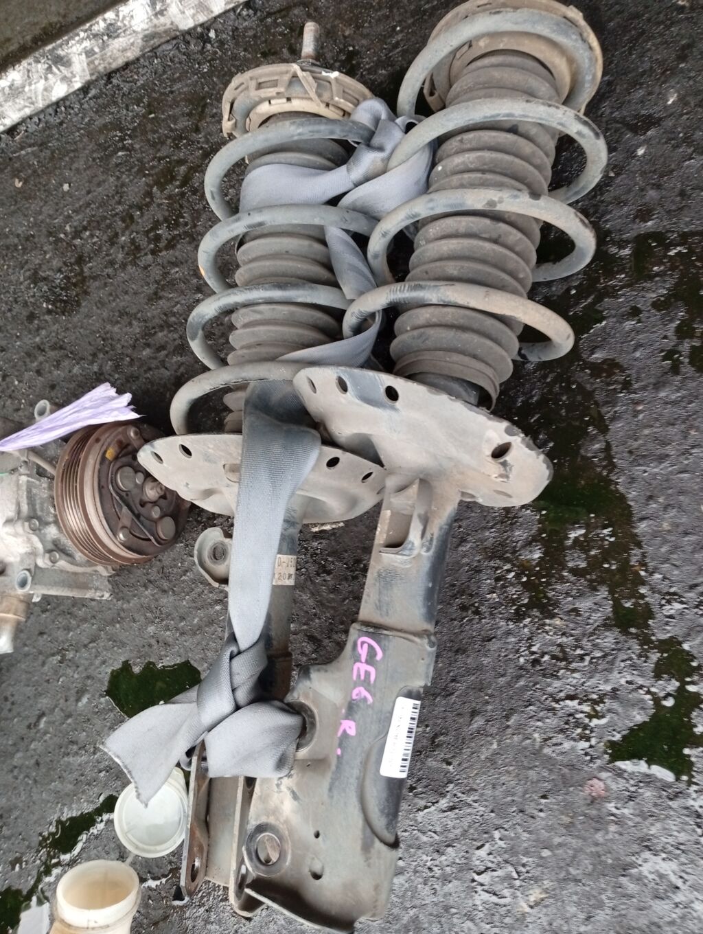 Стойка амортизатора на Honda Fit GE6 L13A, Переднее расположение