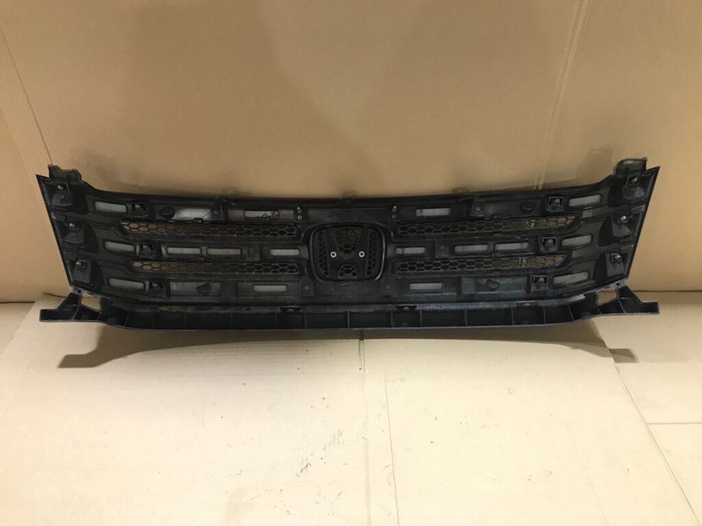 Решетка радиатора на Honda Freed Spike GB3 Фото 4