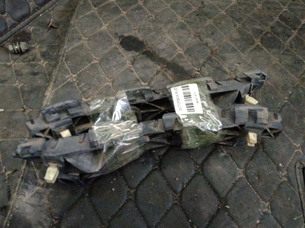 Крепление бампера на Hyundai Ix35 LM 86513-2Z000  86514-2Z000, Переднее расположение