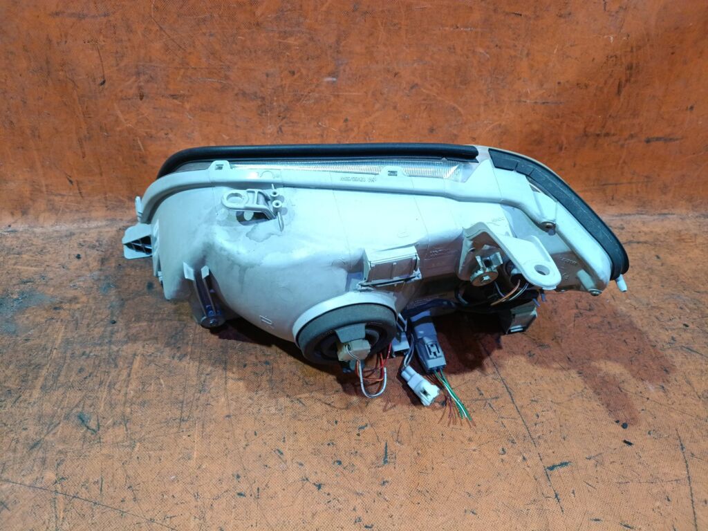 Фара на Toyota Crown JS171 30-278, Правое расположение