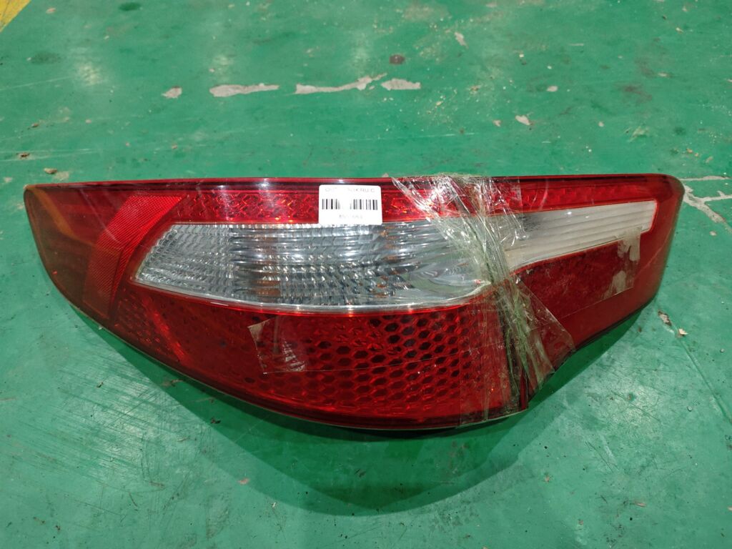 Стоп на Kia Rio QB 92401-4X000  92403-4X000, Левое расположение