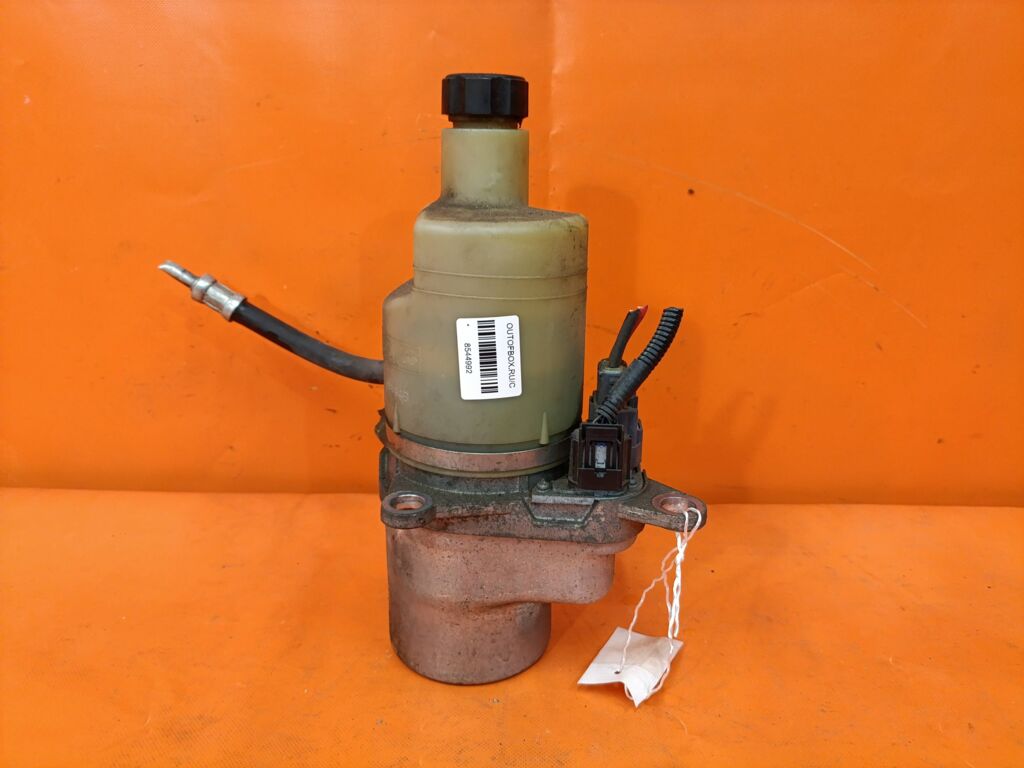 Насос гидроусилителя на Volvo V50 MW