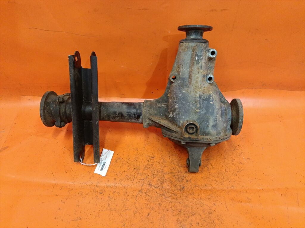 Редуктор на Nissan Atlas R8F23 QD32 38500-24T70, Переднее расположение