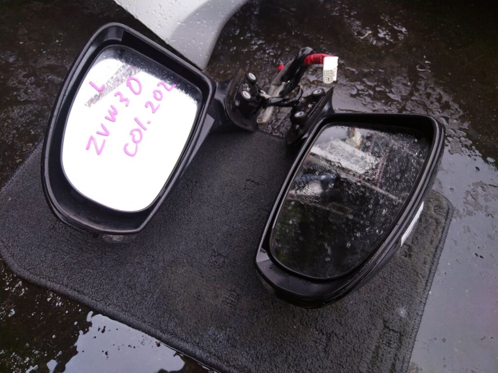 Зеркало двери боковой на Toyota Prius ZVW30