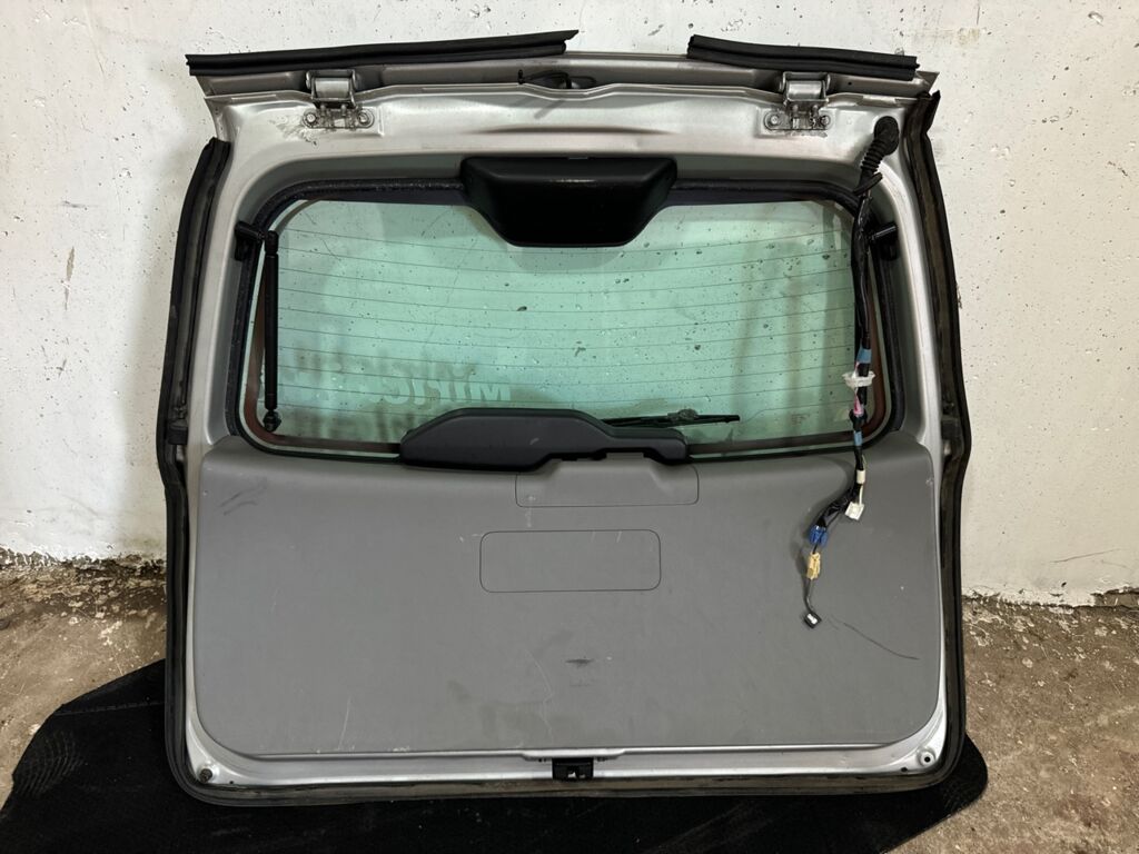 Дверь задняя на Toyota Voltz ZZE138