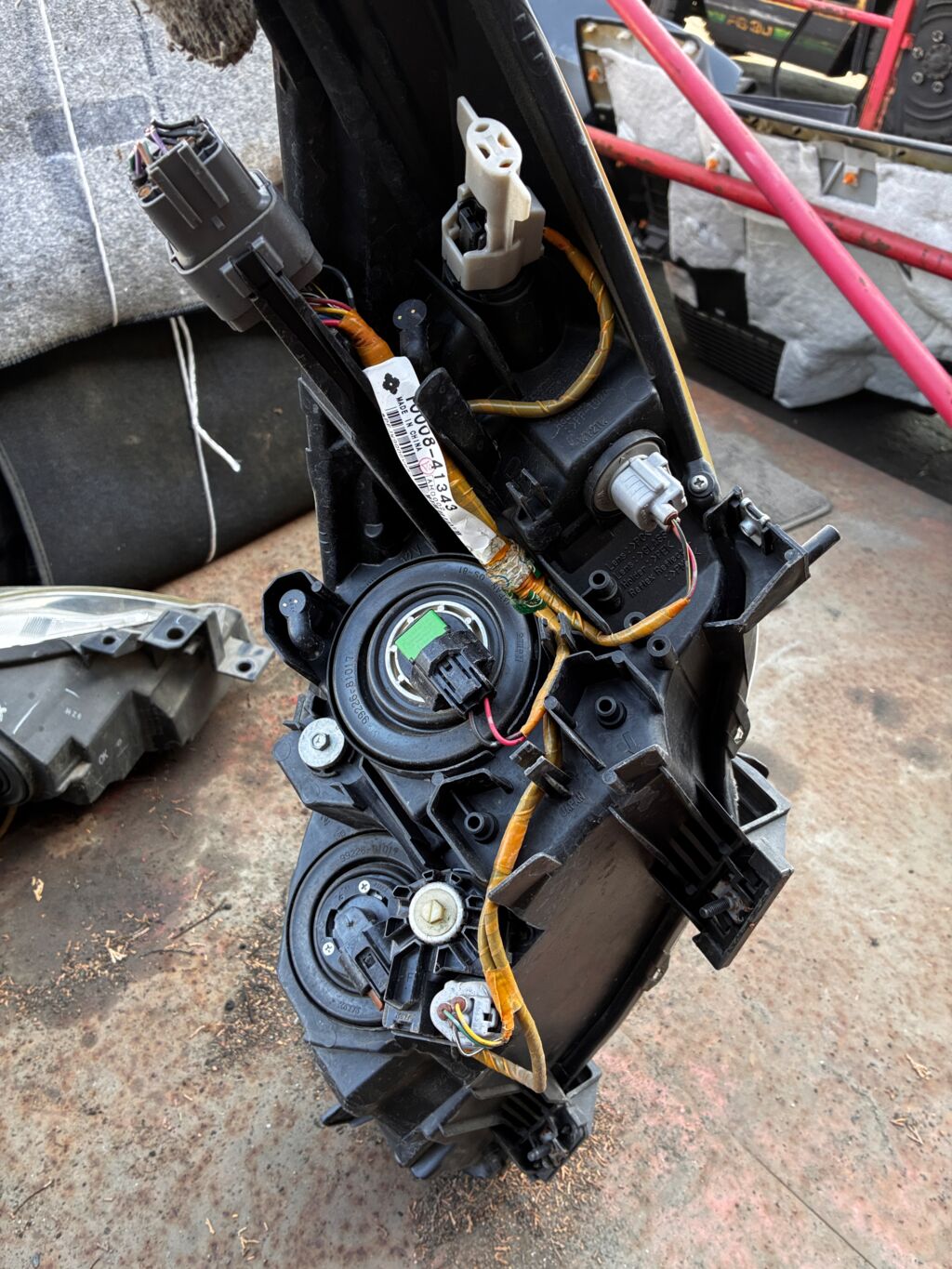 Фара на Mazda Axela BL5FW 100-41343, Правое расположение