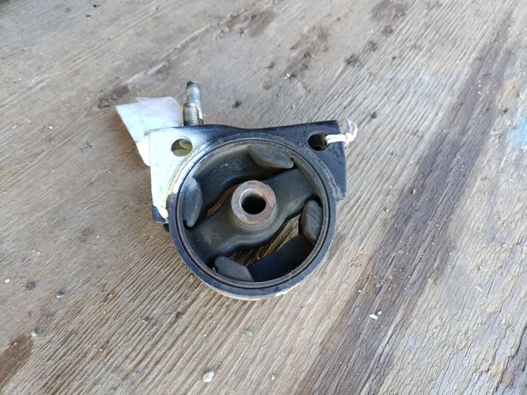 Подушка двигателя 12371-64190, 470.TY1127 на Toyota Camry SV30 4S-FE Фото 2