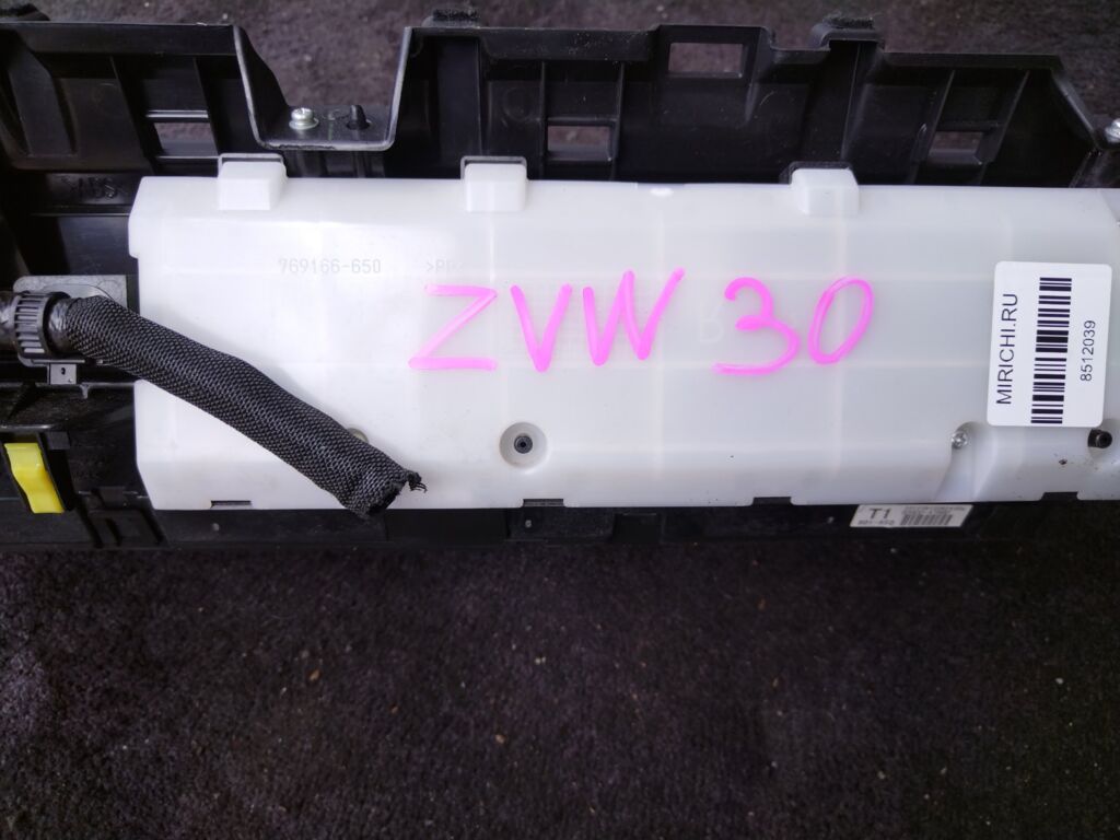 Спидометр 83800-47880 на Toyota Prius ZVW30 2ZR-FXE Фото 2