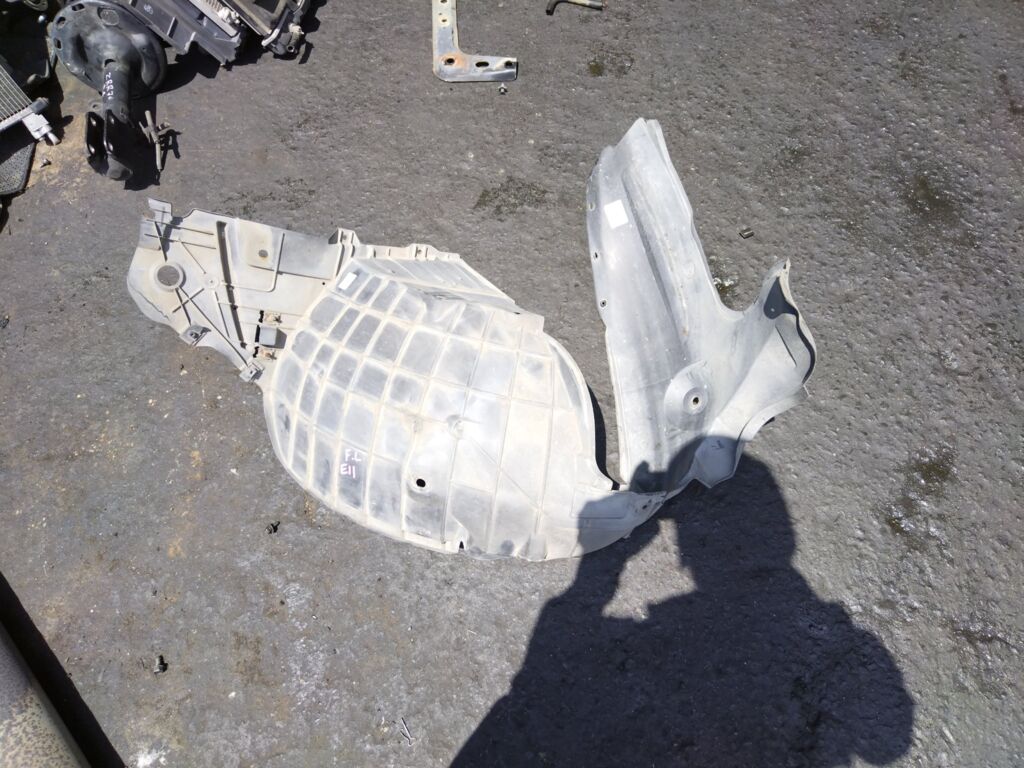 Подкрылок на Nissan Note E11 HR15DE 63843-1U600  212629  2711FL-1B  2711FL1  2711FL1T  63841-9U20A  63841-9U20B  63843-9U000  915.NS11115L  974591  DS11174AL  IK-1217  ST-DTE1-016L-2, Переднее Левое расположение