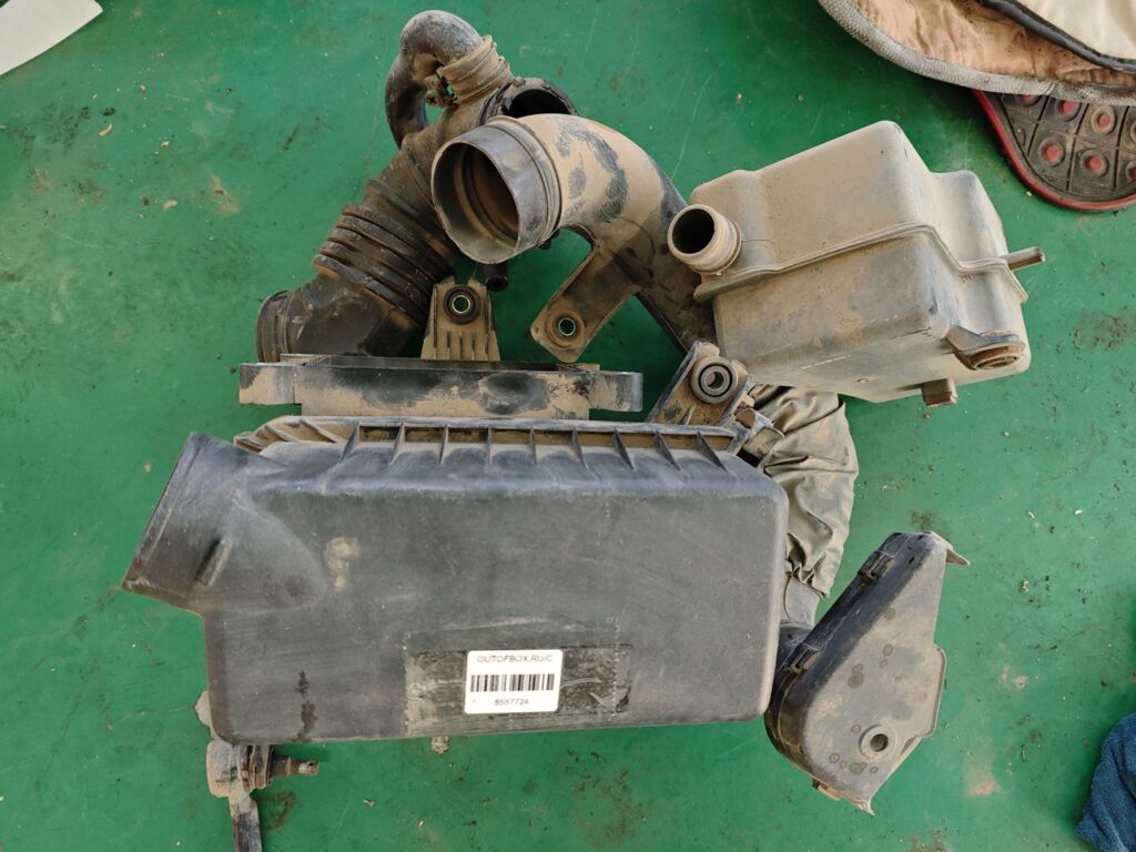 Корпус воздушного фильтра на Hyundai Accent MC G4EE 28190-1G000  28210-1E000  28138-1G200