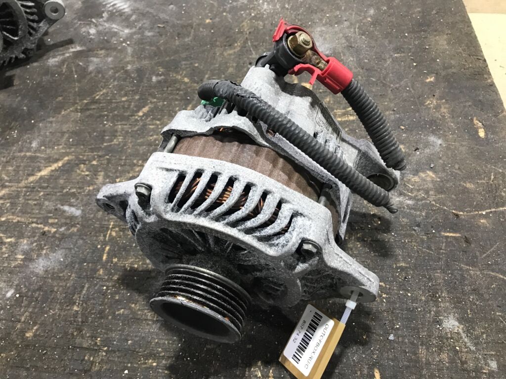 Генератор на Subaru Legacy Wagon BP5 EJ203 23700AA521  	23700AA522  23700AA520