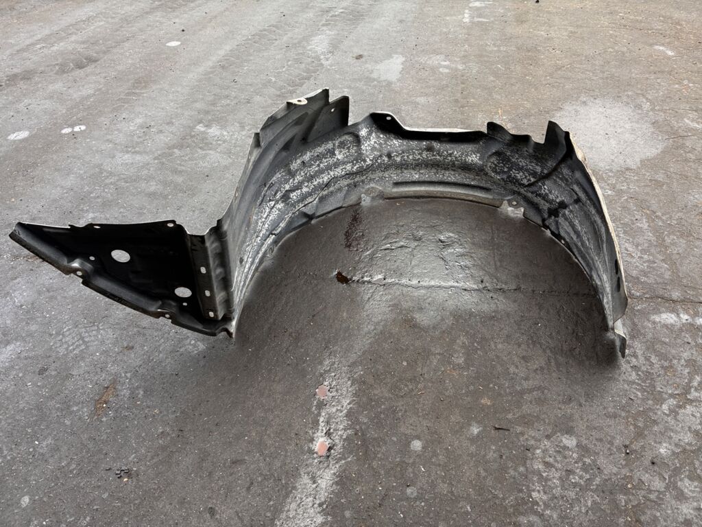 Подкрылок на Mitsubishi Grandis NA4W 4G69 MN129054  MN551478, Переднее Правое расположение