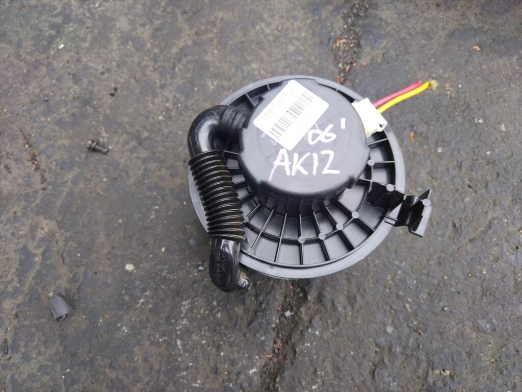 Мотор печки на Nissan March AK12 27226 AX000