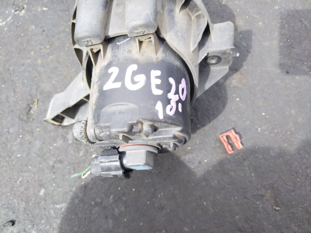 Туманка бамперная на Toyota Wish ZGE20G 0D-2