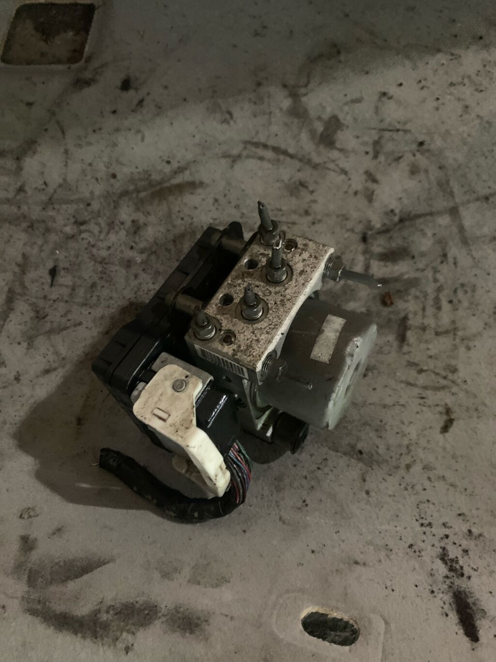 Блок ABS на Mazda Atenza GG3S L3-VE GB1L-437A0