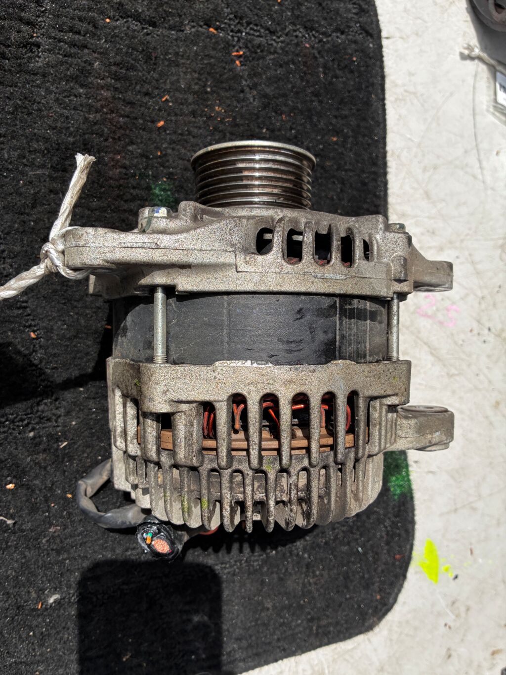 Генератор на Nissan March K13 HR12DE 23100-1HZ1A