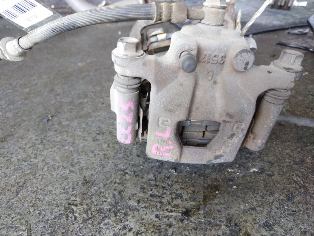 Суппорт на Nissan Serena CC25 MR20DE, Заднее расположение