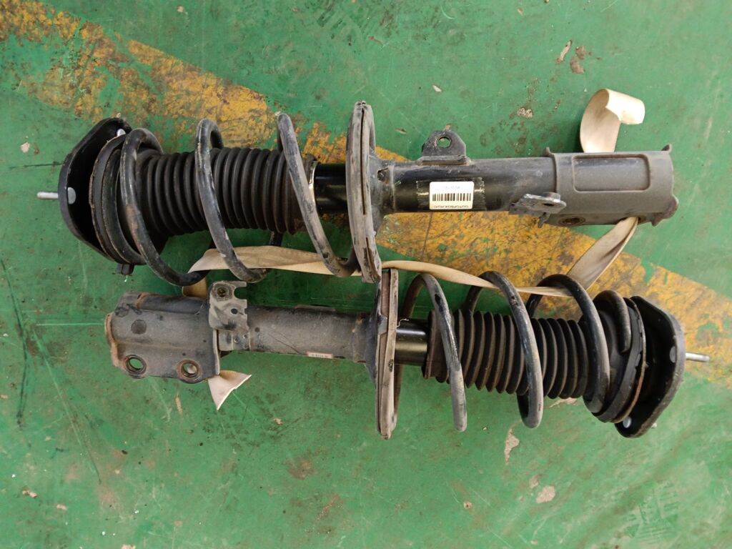Стойка амортизатора на Toyota Corolla ZRE120L 1ZR-FE, Переднее расположение