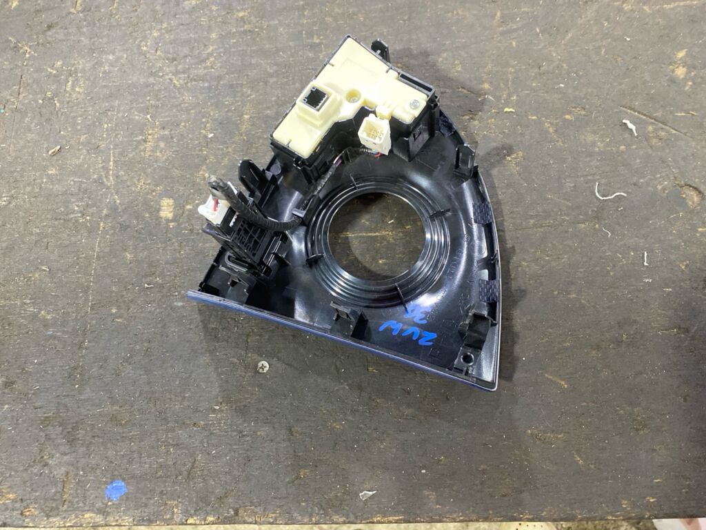 Консоль КПП на Toyota Prius ZVW30 Фото 2