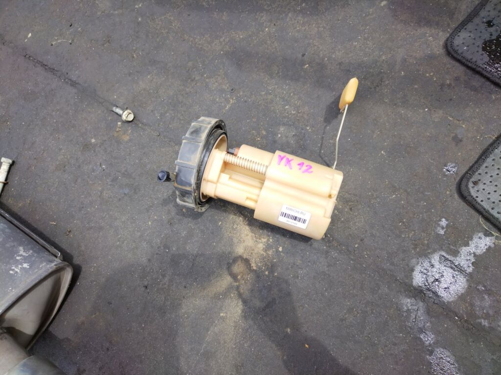 Бензонасос на Nissan March YK12 HR15DE 17040-ED00A