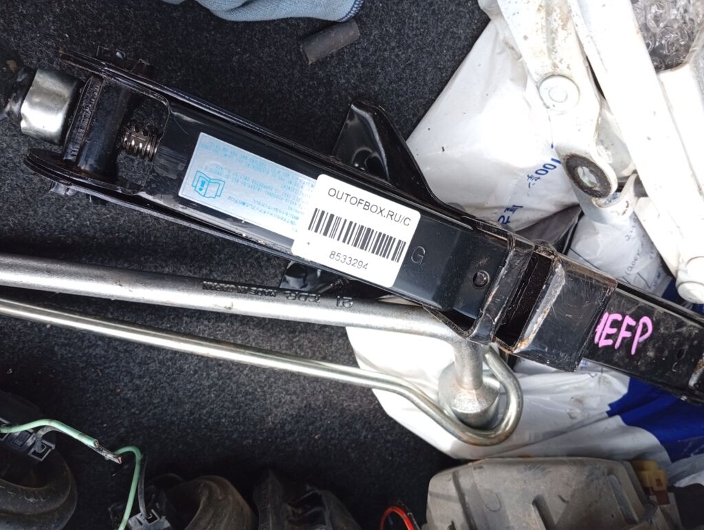 Домкрат на Mazda Atenza GHEFP