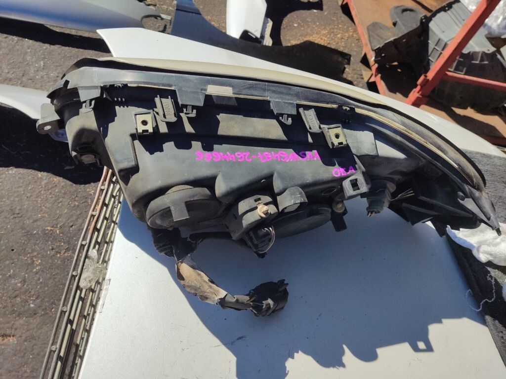 Фара на Volvo V70 SW 30698850  30698854
