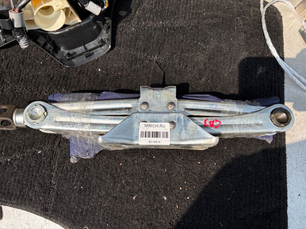 Домкрат на Honda Freed GB3