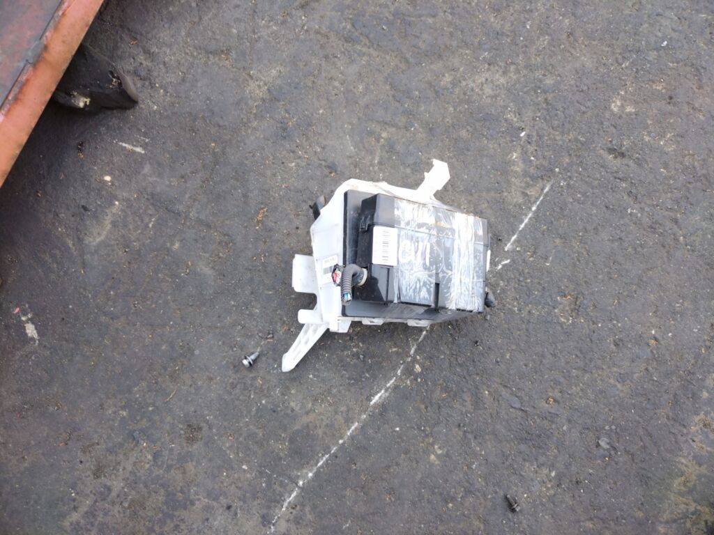 Блок предохранителей на Nissan Tiida C11 HR15DE