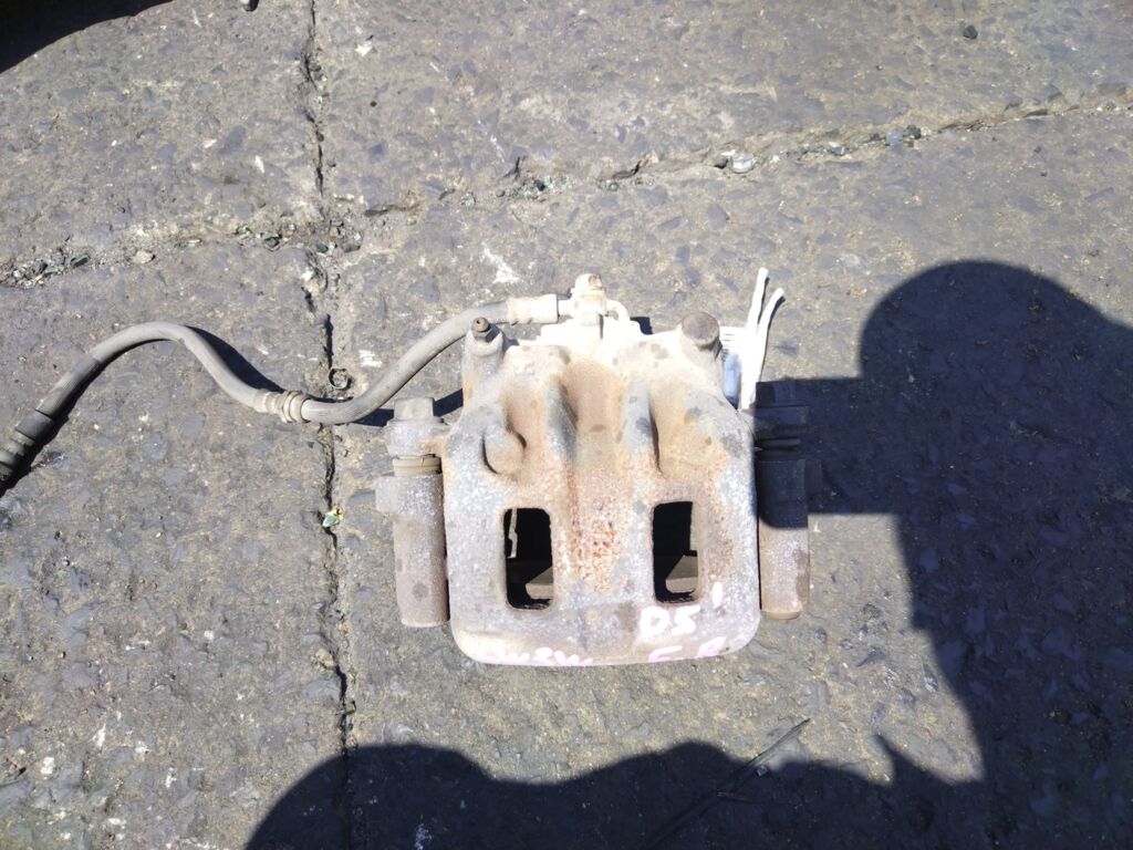 Суппорт на Mazda Mpv LW3W L3, Переднее Правое расположение