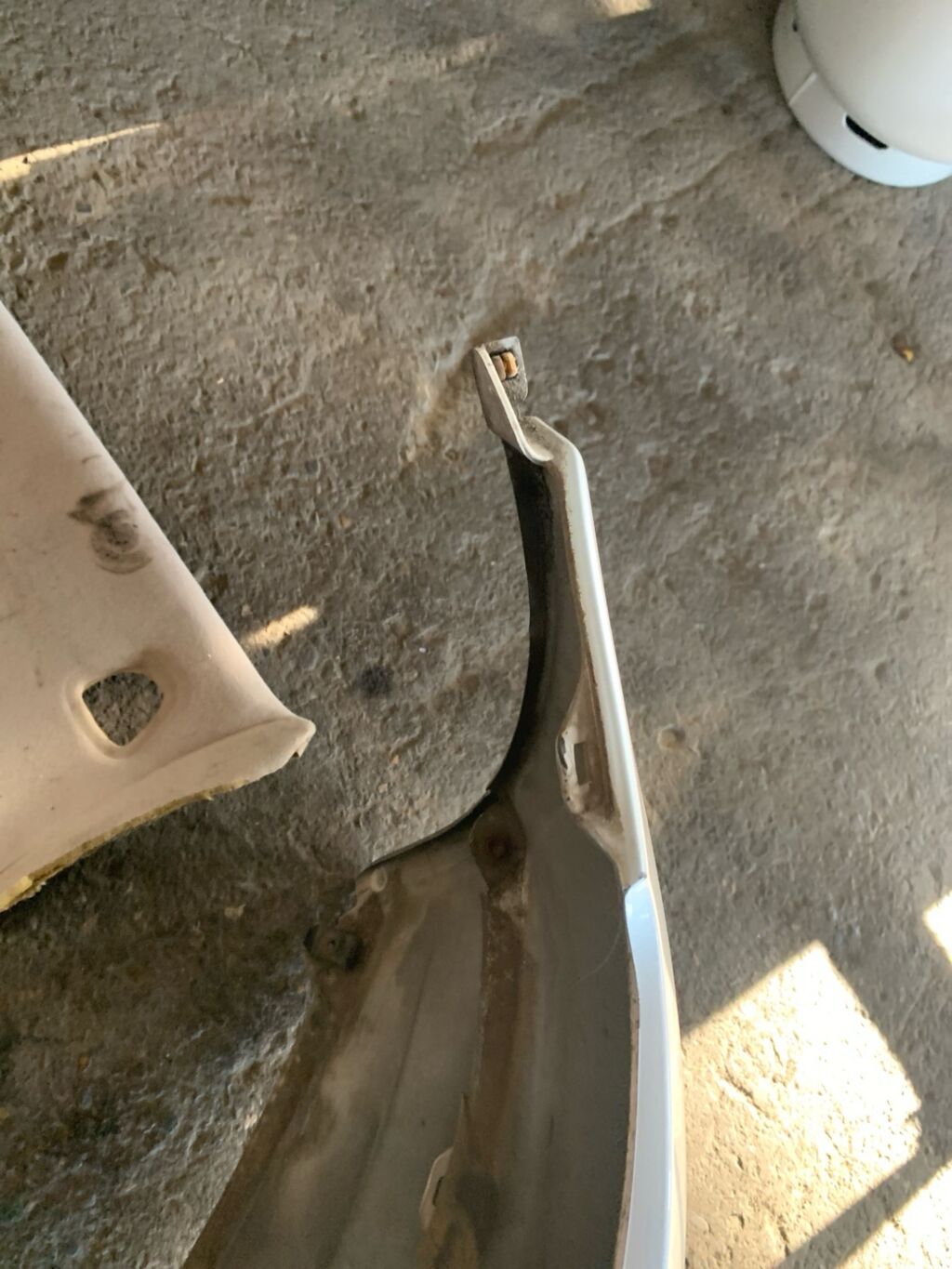 Бампер на Toyota Vitz SCP10 52119-52010  52119-0D090  TY04223BA  TY04223BB, Переднее расположение