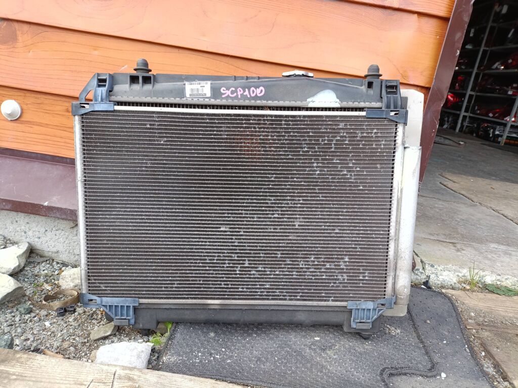 Радиатор ДВС на Toyota Ractis SCP100 2SZ-FE 16400-21300  16400-23160  FX-036-1840  FX-036-1840A  TD-036-1840  TD-036-1840A
