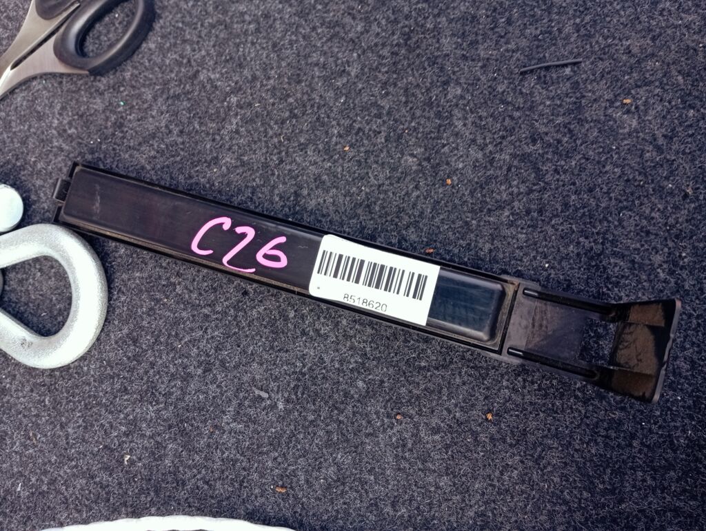 Фильтр салона на Nissan Serena C26 MR20DD 27277 1VA0A  AC-207E  AY680-NS022