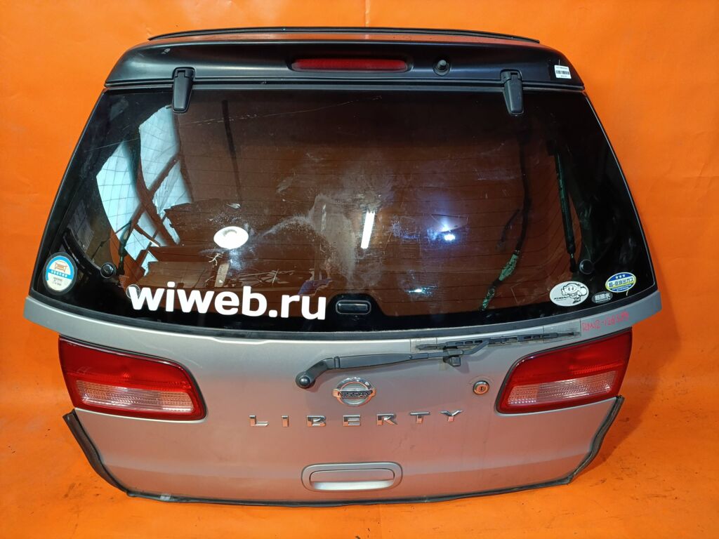Дверь задняя на Nissan Liberty RM12 4853D