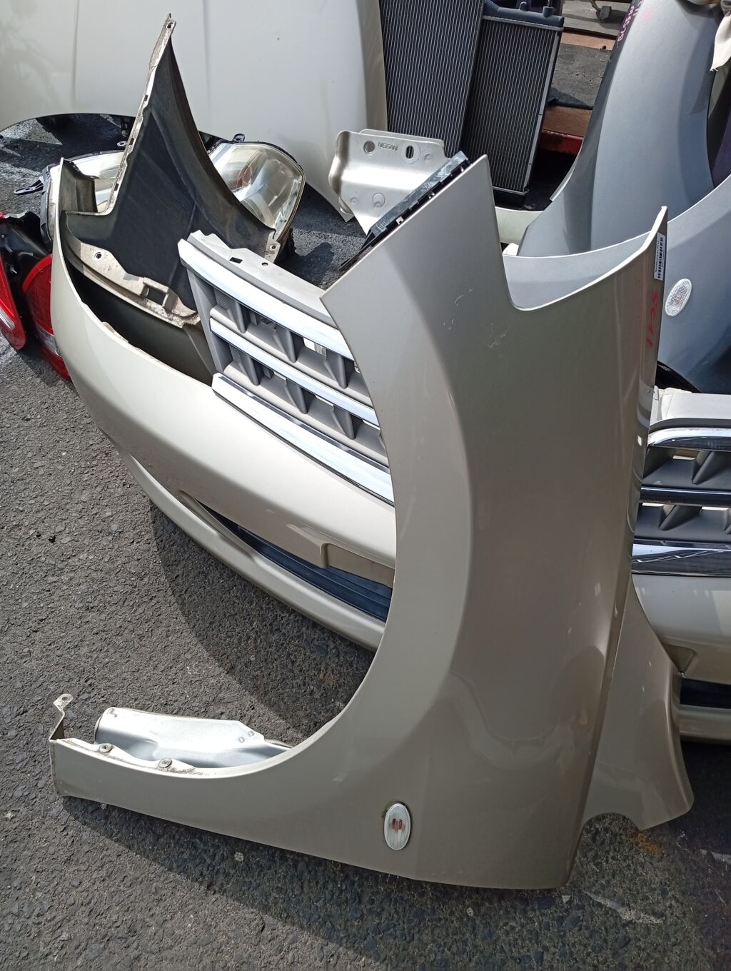 Крыло переднее на Nissan Tiida Latio SC11 Фото 2