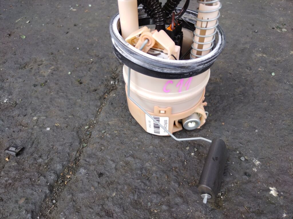 Бензонасос на Nissan Tiida C11 HR15DE 17040-1FA1A