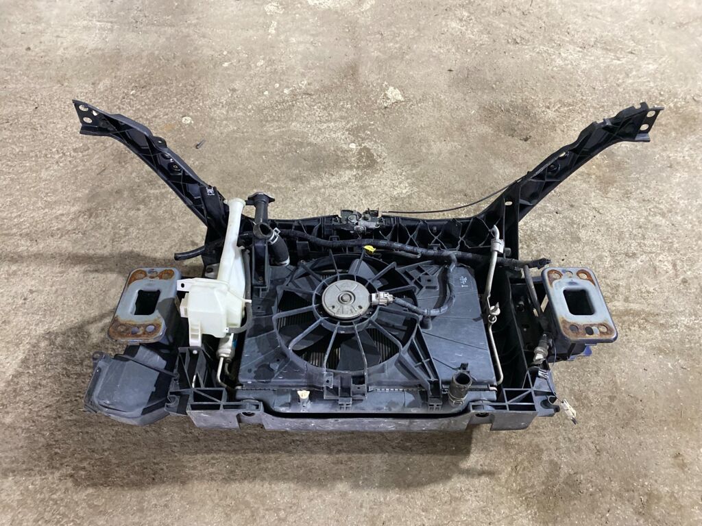 Автозапчасти на Mazda Demio DY3W Фото 2