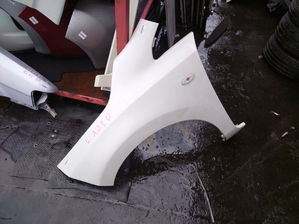 Крыло переднее на Nissan Leaf AZE0, Левое расположение