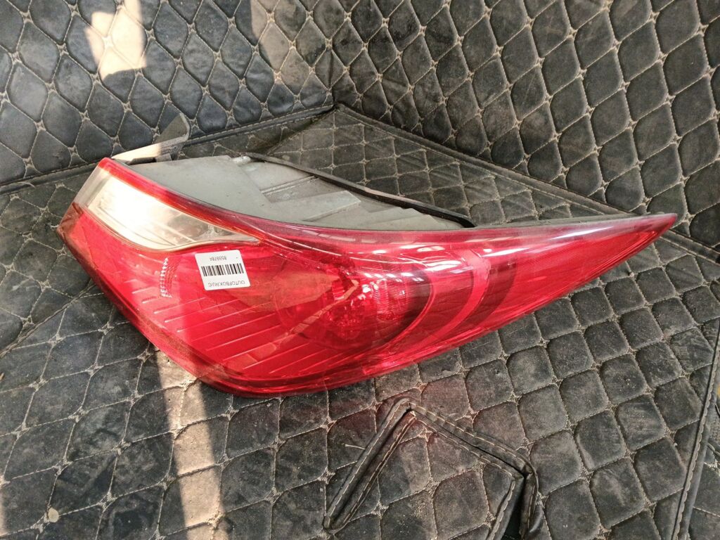 Стоп на Hyundai Sonata YF 92402-4Q100, Правое расположение