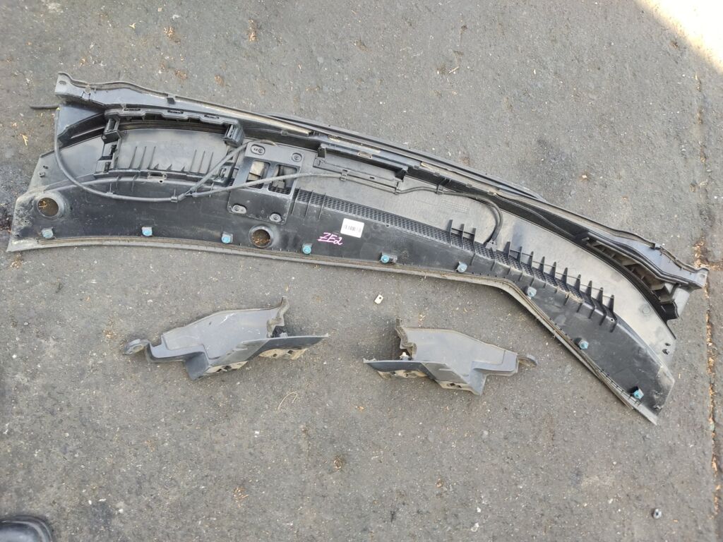 Решетка под лобовое стекло на Honda Insight ZE2 74200-TM8A-0002-50